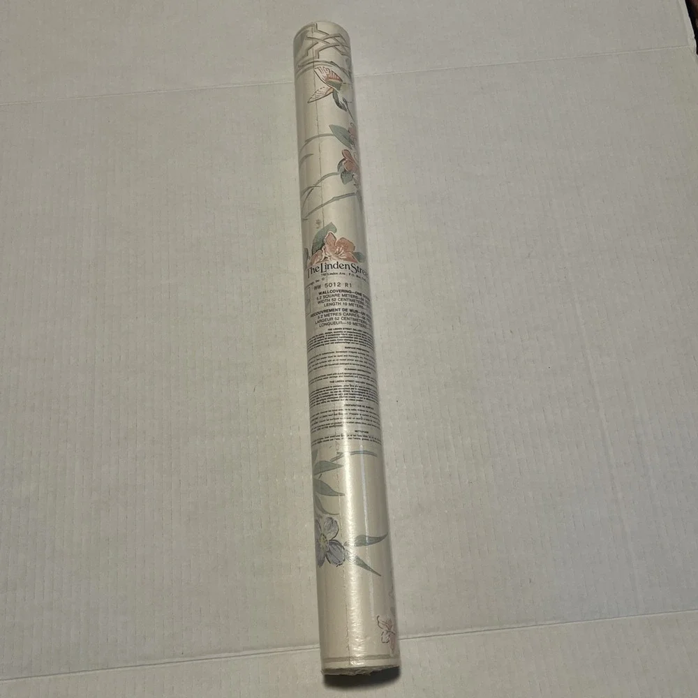 Linden Street Gallery Wallpaper Beige Floral Roll Pre-Pasted 56 sq ft ST 1570 R1